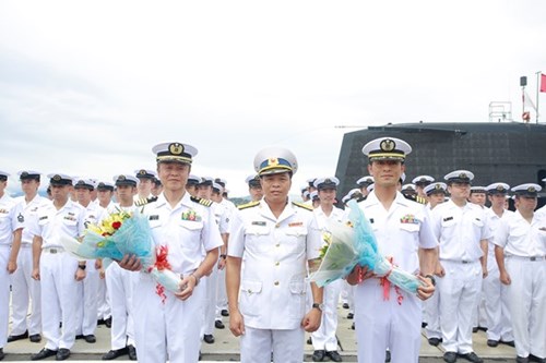 日本海上自卫队 黑潮 号潜艇访问越南