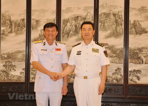 人民海军高级干部代表团拜会了中共中央军委政治工作部主任苗华上将